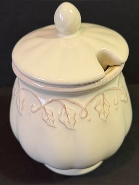 Longaberger Vintage Vine Sugar Bowl w/Lid Ivory Cottage Farmhouse Rustic